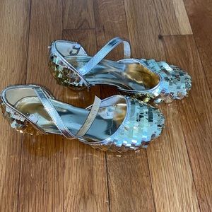 Size 2 girls latina dancing high heels.